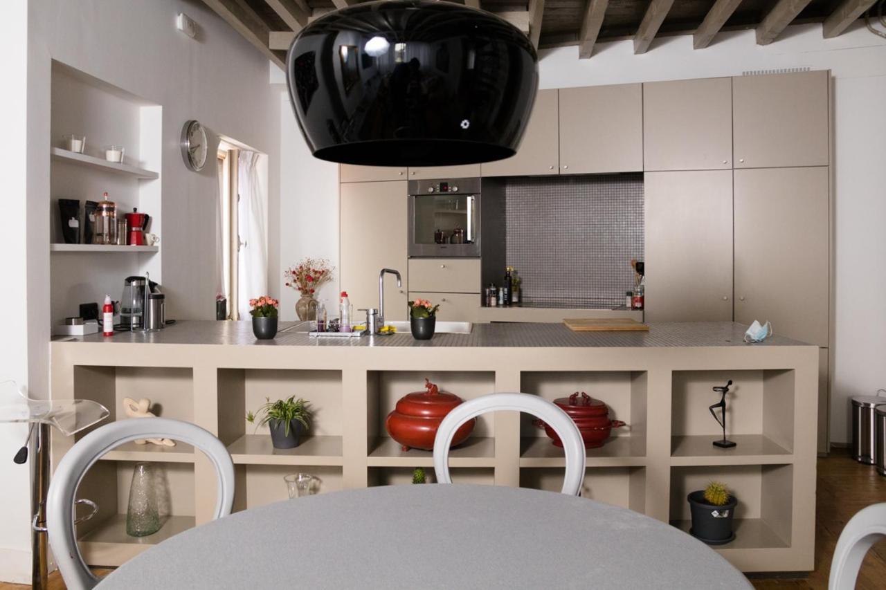 Duplex Dernier étage Avec Terasse à Deux Pas De La Grand Place * Bruxelles